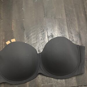 SKIMS Classic Black Strapless Bra